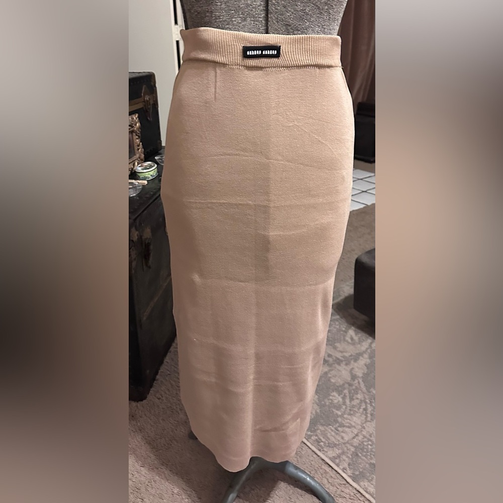 Miu Miu Beige Knit Two-Piece Skirt Set - Picture 5 of 6